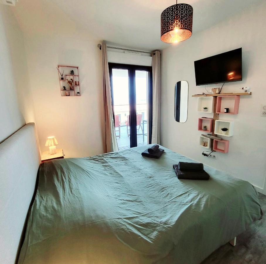 Appartement De Standing Bord De Mer Pietrosella Exterior photo